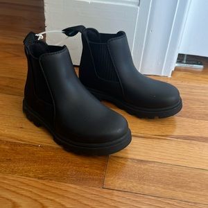 Native Chelsea boots